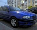 Синий Тойота Авенсис, объемом двигателя 1.6 л и пробегом 351 тыс. км за 3400 $, фото 1 на Automoto.ua