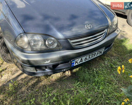 Синій Тойота Авенсіс, об'ємом двигуна 1.8 л та пробігом 345 тис. км за 3300 $, фото 1 на Automoto.ua