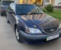Синий Тойота Авенсис, объемом двигателя 1.8 л и пробегом 330 тыс. км за 3500 $, фото 1 на Automoto.ua