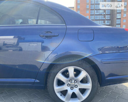 Синий Тойота Авенсис, объемом двигателя 2 л и пробегом 166 тыс. км за 5900 $, фото 4 на Automoto.ua