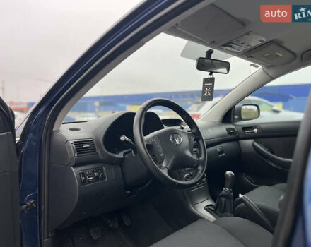 Синій Тойота Авенсіс, об'ємом двигуна 1.8 л та пробігом 250 тис. км за 4200 $, фото 12 на Automoto.ua