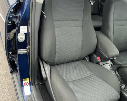 Синій Тойота Авенсіс, об'ємом двигуна 1.8 л та пробігом 250 тис. км за 4200 $, фото 15 на Automoto.ua