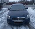 Синий Тойота Авенсис, объемом двигателя 1.8 л и пробегом 242 тыс. км за 5200 $, фото 1 на Automoto.ua