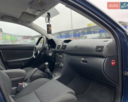 Синій Тойота Авенсіс, об'ємом двигуна 1.8 л та пробігом 250 тис. км за 4200 $, фото 14 на Automoto.ua