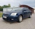 Синий Тойота Авенсис, объемом двигателя 2 л и пробегом 275 тыс. км за 3608 $, фото 1 на Automoto.ua