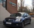 Синий Тойота Авенсис, объемом двигателя 1.8 л и пробегом 265 тыс. км за 3600 $, фото 2 на Automoto.ua