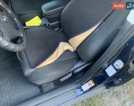 Синій Тойота Авенсіс, об'ємом двигуна 1.8 л та пробігом 345 тис. км за 6000 $, фото 5 на Automoto.ua