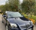 Синий Тойота Авенсис, объемом двигателя 2 л и пробегом 247 тыс. км за 6800 $, фото 1 на Automoto.ua