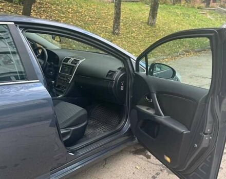 Синий Тойота Авенсис, объемом двигателя 2 л и пробегом 167 тыс. км за 9500 $, фото 3 на Automoto.ua