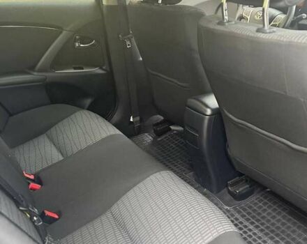 Синий Тойота Авенсис, объемом двигателя 2 л и пробегом 167 тыс. км за 9500 $, фото 4 на Automoto.ua