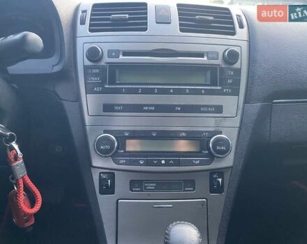 Синій Тойота Авенсіс, об'ємом двигуна 1.99 л та пробігом 135 тис. км за 9299 $, фото 12 на Automoto.ua