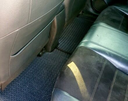 Синий Тойота Авенсис, объемом двигателя 2 л и пробегом 170 тыс. км за 9500 $, фото 4 на Automoto.ua