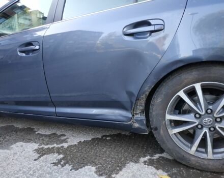 Синий Тойота Авенсис, объемом двигателя 2 л и пробегом 298 тыс. км за 6722 $, фото 4 на Automoto.ua