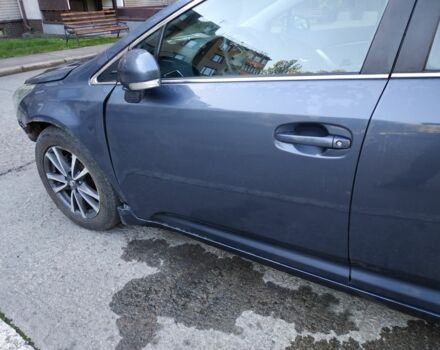 Синий Тойота Авенсис, объемом двигателя 2 л и пробегом 298 тыс. км за 6722 $, фото 3 на Automoto.ua