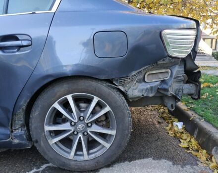 Синий Тойота Авенсис, объемом двигателя 2 л и пробегом 298 тыс. км за 6722 $, фото 5 на Automoto.ua