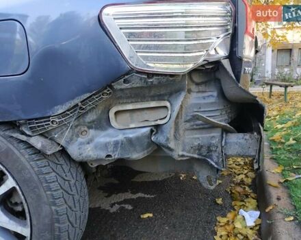 Синий Тойота Авенсис, объемом двигателя 2 л и пробегом 298 тыс. км за 6722 $, фото 6 на Automoto.ua