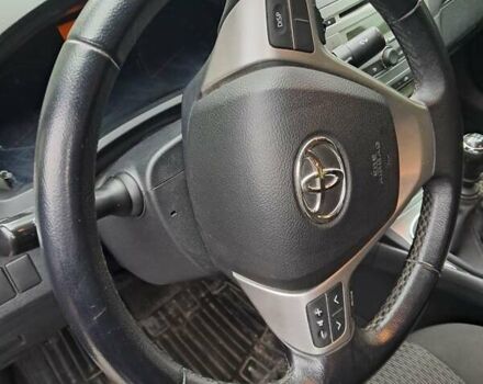 Синий Тойота Авенсис, объемом двигателя 1.8 л и пробегом 75 тыс. км за 11800 $, фото 7 на Automoto.ua