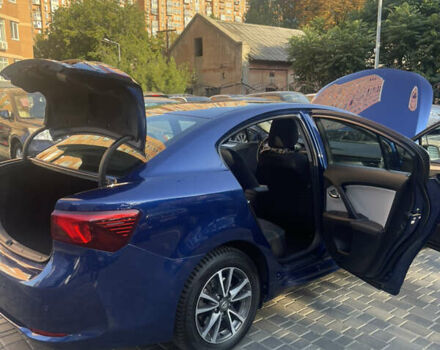 Синий Тойота Авенсис, объемом двигателя 1.8 л и пробегом 232 тыс. км за 14000 $, фото 8 на Automoto.ua