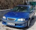 Синий Тойота Авенсис, объемом двигателя 1.76 л и пробегом 320 тыс. км за 3500 $, фото 1 на Automoto.ua