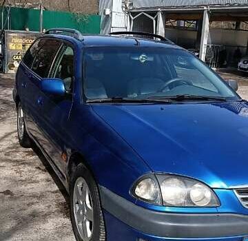 Синий Тойота Авенсис, объемом двигателя 1.76 л и пробегом 320 тыс. км за 3500 $, фото 2 на Automoto.ua