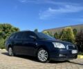 Синій Тойота Авенсіс, об'ємом двигуна 2 л та пробігом 243 тис. км за 5500 $, фото 1 на Automoto.ua