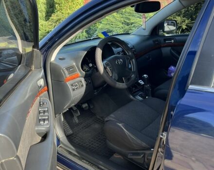 Синій Тойота Авенсіс, об'ємом двигуна 2 л та пробігом 243 тис. км за 5500 $, фото 8 на Automoto.ua