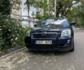 Синий Тойота Авенсис, объемом двигателя 2 л и пробегом 380 тыс. км за 3486 $, фото 3 на Automoto.ua