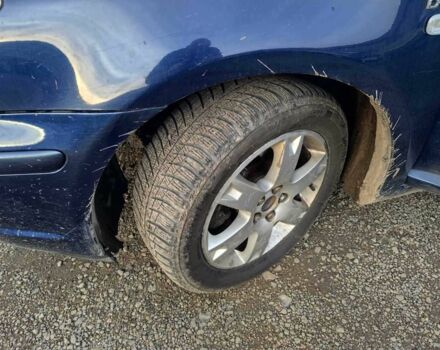 Синий Тойота Авенсис, объемом двигателя 2 л и пробегом 400 тыс. км за 3600 $, фото 3 на Automoto.ua