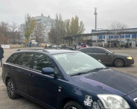 Синий Тойота Авенсис, объемом двигателя 2 л и пробегом 300 тыс. км за 1883 $, фото 1 на Automoto.ua