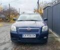 Синий Тойота Авенсис, объемом двигателя 2 л и пробегом 330 тыс. км за 4700 $, фото 3 на Automoto.ua