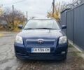 Синий Тойота Авенсис, объемом двигателя 2 л и пробегом 330 тыс. км за 4700 $, фото 2 на Automoto.ua