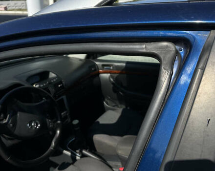 Синій Тойота Авенсіс, об'ємом двигуна 2.2 л та пробігом 257 тис. км за 5800 $, фото 10 на Automoto.ua