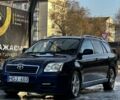 Синий Тойота Авенсис, объемом двигателя 2 л и пробегом 495 тыс. км за 3200 $, фото 1 на Automoto.ua