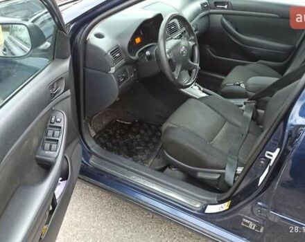 Синий Тойота Авенсис, объемом двигателя 1.8 л и пробегом 250 тыс. км за 6700 $, фото 4 на Automoto.ua