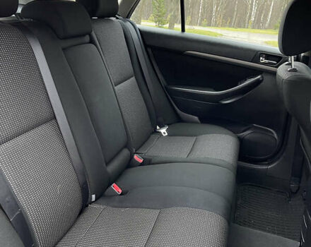 Синій Тойота Авенсіс, об'ємом двигуна 1.8 л та пробігом 217 тис. км за 6800 $, фото 21 на Automoto.ua