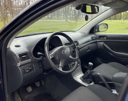 Синій Тойота Авенсіс, об'ємом двигуна 1.8 л та пробігом 217 тис. км за 6800 $, фото 14 на Automoto.ua