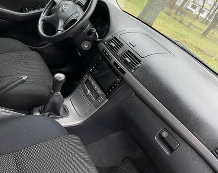 Синій Тойота Авенсіс, об'ємом двигуна 1.8 л та пробігом 217 тис. км за 6800 $, фото 25 на Automoto.ua
