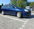 Синий Тойота Авенсис, объемом двигателя 2 л и пробегом 390 тыс. км за 2688 $, фото 1 на Automoto.ua