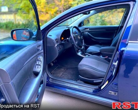 Синій Тойота Авенсіс, об'ємом двигуна 2 л та пробігом 232 тис. км за 5500 $, фото 12 на Automoto.ua
