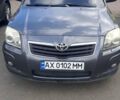 Синий Тойота Авенсис, объемом двигателя 2 л и пробегом 300 тыс. км за 5000 $, фото 1 на Automoto.ua