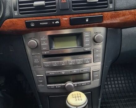 Синий Тойота Авенсис, объемом двигателя 2 л и пробегом 380 тыс. км за 3300 $, фото 10 на Automoto.ua