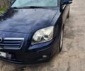 Синий Тойота Авенсис, объемом двигателя 2 л и пробегом 380 тыс. км за 3300 $, фото 1 на Automoto.ua