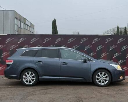 Синий Тойота Авенсис, объемом двигателя 1.99 л и пробегом 209 тыс. км за 9500 $, фото 3 на Automoto.ua