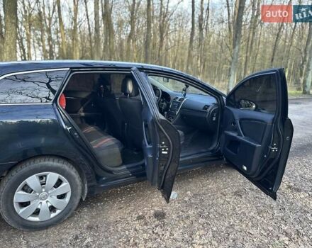 Синій Тойота Авенсіс, об'ємом двигуна 2 л та пробігом 280 тис. км за 8200 $, фото 8 на Automoto.ua