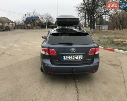 Синий Тойота Авенсис, объемом двигателя 2 л и пробегом 203 тыс. км за 9300 $, фото 5 на Automoto.ua