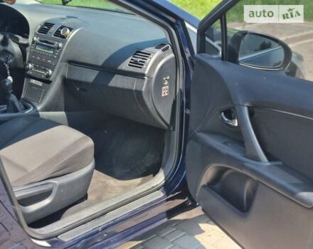Синий Тойота Авенсис, объемом двигателя 2 л и пробегом 285 тыс. км за 8850 $, фото 18 на Automoto.ua