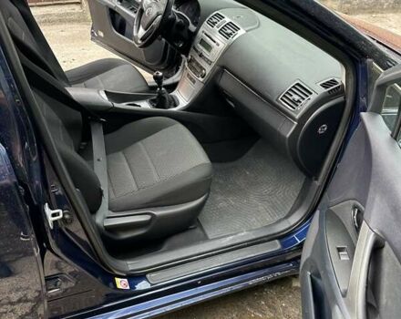 Синий Тойота Авенсис, объемом двигателя 1.99 л и пробегом 210 тыс. км за 11500 $, фото 6 на Automoto.ua