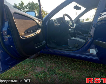 Синий Тойота Авенсис, объемом двигателя 2 л и пробегом 263 тыс. км за 3900 $, фото 9 на Automoto.ua