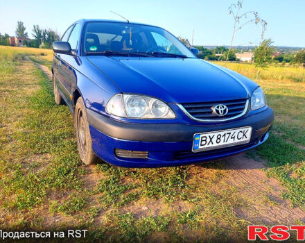 Синий Тойота Авенсис, объемом двигателя 2 л и пробегом 263 тыс. км за 3900 $, фото 2 на Automoto.ua