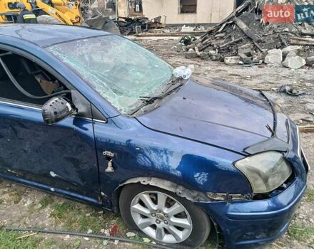 Синий Тойота Авенсис, объемом двигателя 2 л и пробегом 360 тыс. км за 3300 $, фото 1 на Automoto.ua